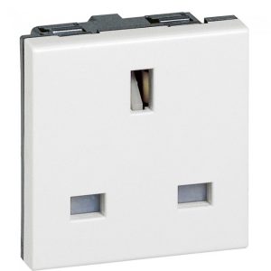 Ổ cắm đơn ba chấu chuẩn Anh Arteor – 572111 Legrand