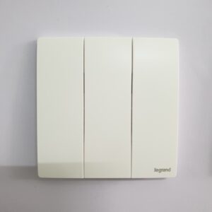 Công tắc ba 1 chiều 20A Mallia Senses 281054MW Legrand